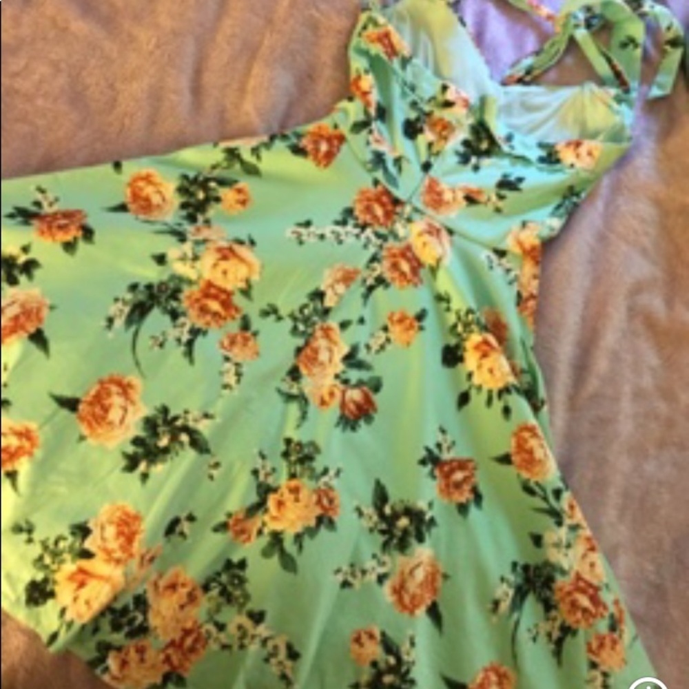 Gorgeous green flowered dress